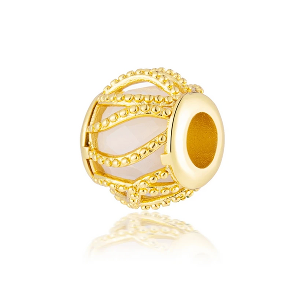 Charm Perla en Cadenas Dorada